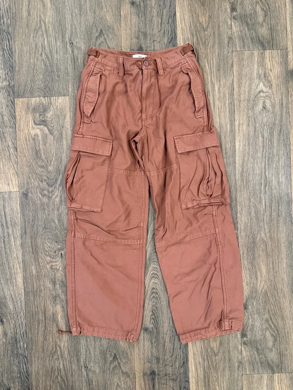 Aritzia TNA supply cargo pants